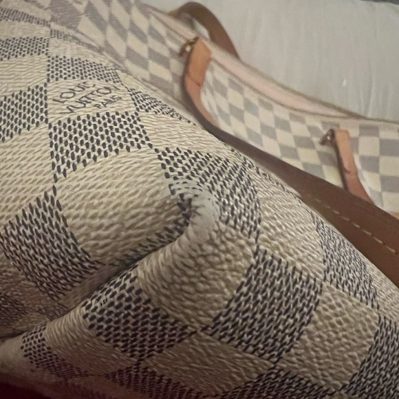 Louis Vuitton Lena MM Demier Azur - Picture 15 of 16